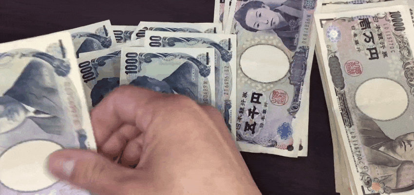 contar billetes de yen, hÃ¡bitos de los ricos